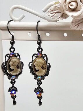 Victorian Style Brown Cameo Dangle Earrings Rhinestones Black NEW